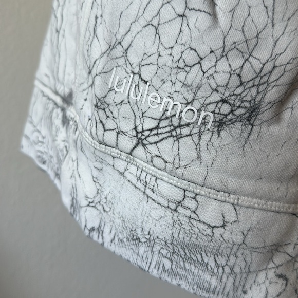 Lululemon sz 8 Perfectly oversized Crew thread dye white black great pre owned - Picture 6 of 7